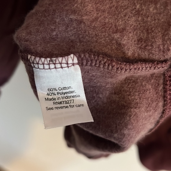 SO Lounge Life Pullover in Plum - Picture 6 of 6